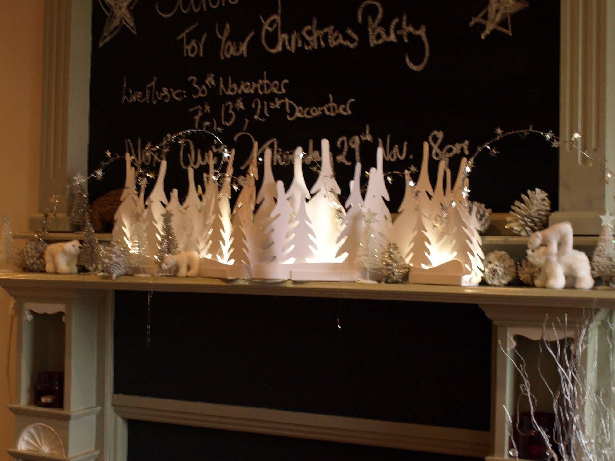 The Bower Inn Μπριτζγουότερ Εξωτερικό φωτογραφία A fireplace decorated for Christmas